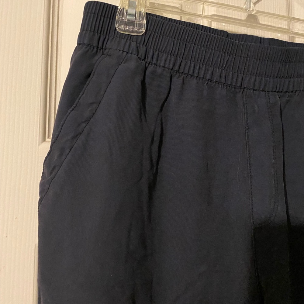 Old Navy size medium navy Jogger Pants with front pockets.  90% rayon 10% poly - Picture 3 of 9